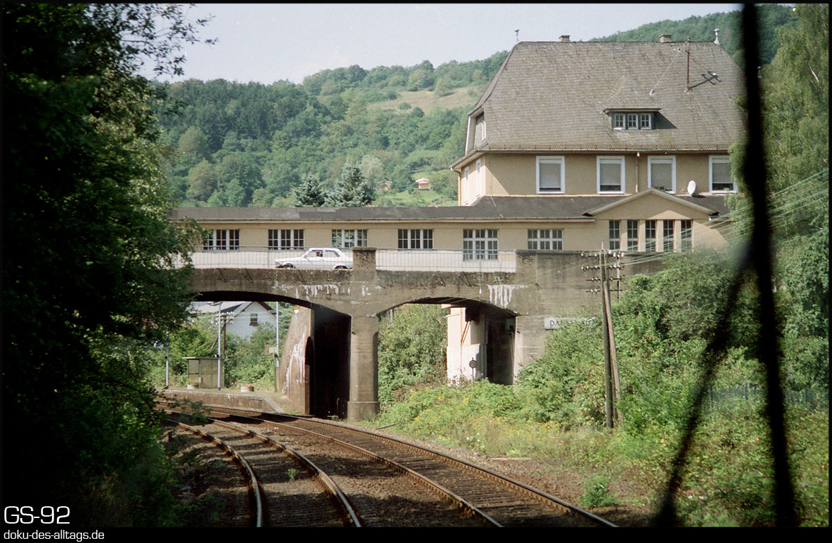 Strecken und Bahnhöfe